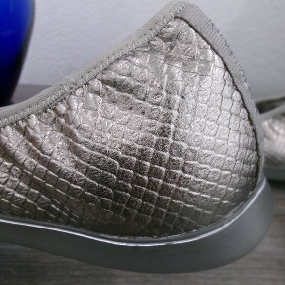 New REVITALIGN " Inca " Leather Silver Metallic Ballet Flats Shoes 8.5 Round Toe - Picture 2 of 14